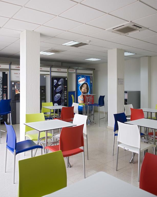 Albergue Inturjoven Sevilla ภายนอก รูปภาพ