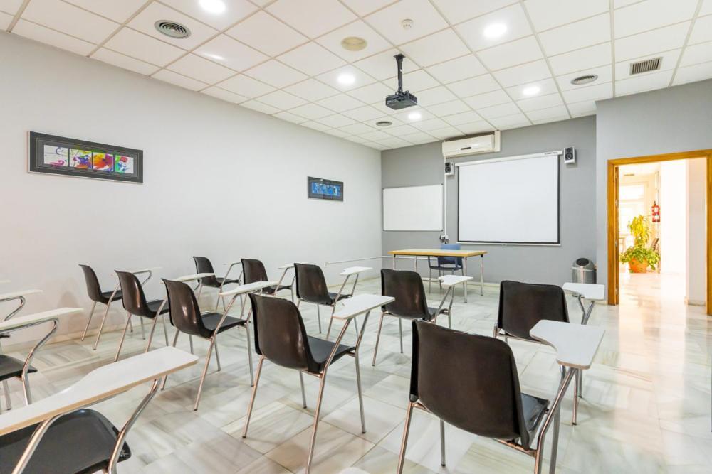 Albergue Inturjoven Sevilla ภายนอก รูปภาพ