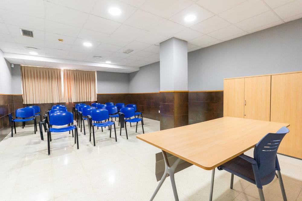 Albergue Inturjoven Sevilla ภายนอก รูปภาพ