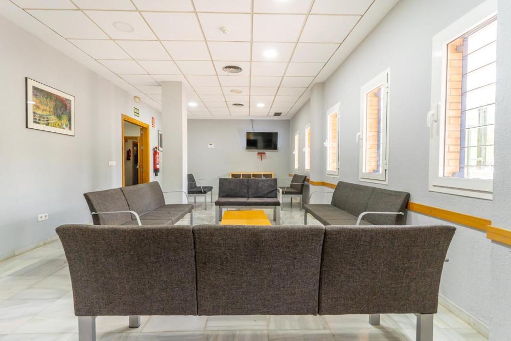 Albergue Inturjoven Sevilla ภายนอก รูปภาพ