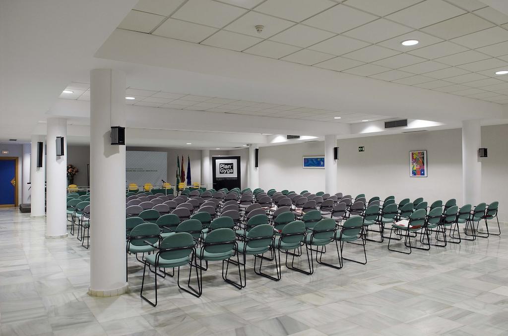 Albergue Inturjoven Sevilla ภายนอก รูปภาพ
