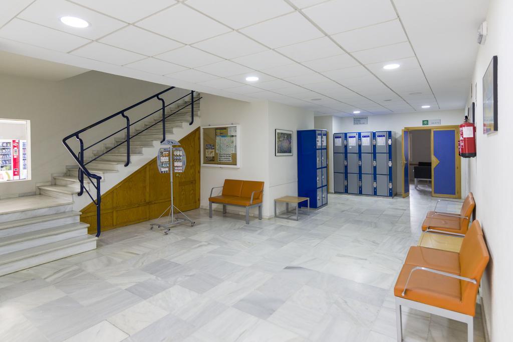 Albergue Inturjoven Sevilla ภายนอก รูปภาพ