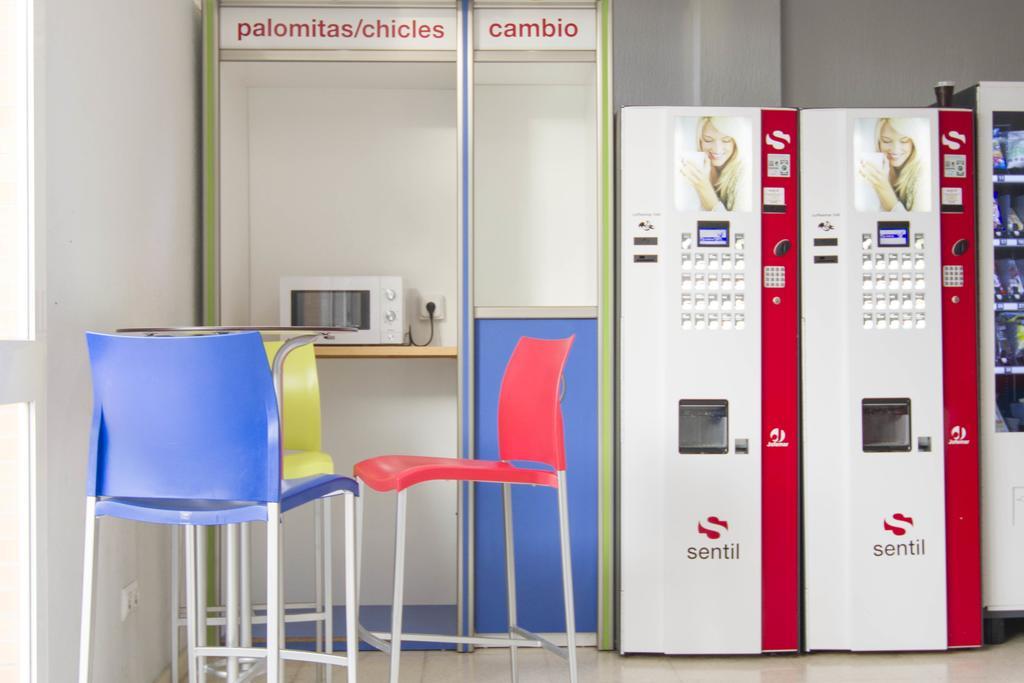 Albergue Inturjoven Sevilla ภายนอก รูปภาพ