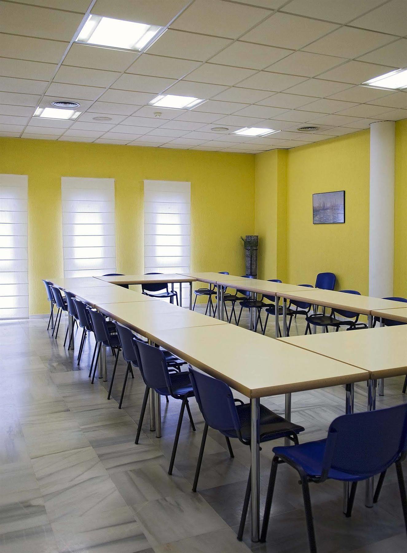 Albergue Inturjoven Sevilla ภายนอก รูปภาพ