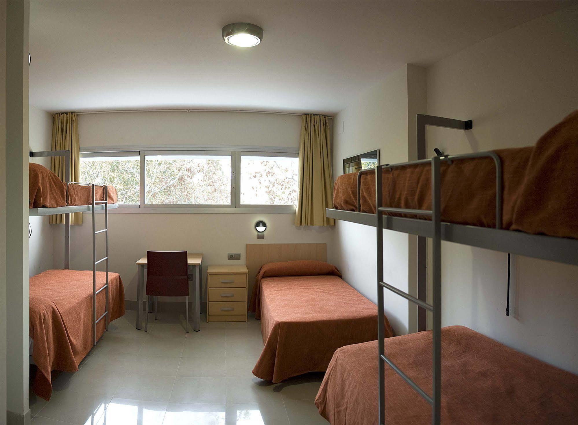 Albergue Inturjoven Sevilla ภายนอก รูปภาพ
